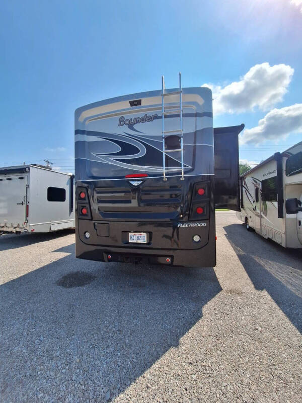 2020 Fleetwood RV Bounder 35K