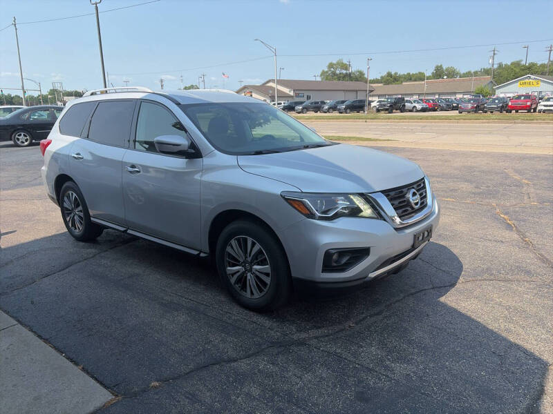 2017 Nissan Pathfinder SL