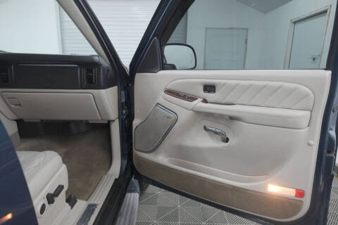 2005 Cadillac Escalade ESV Platinum Edition