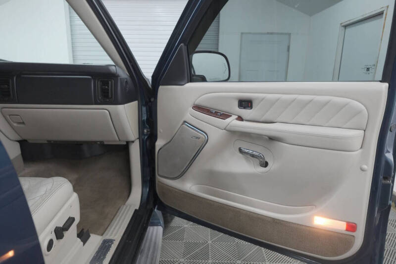 2005 Cadillac Escalade ESV Platinum Edition