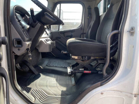 2012 Freightliner Business class M2