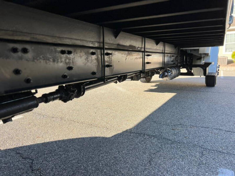 2018 Freightliner M2 106