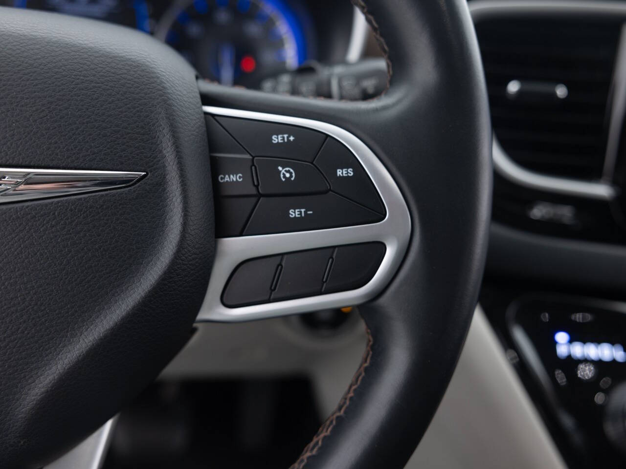 Used Car 2017 Chrysler Pacifica  Touring L 4dr Mini Van For Sale Under $15,000 In Coal City, Illinois