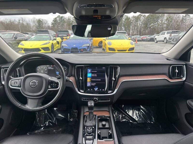 2021 Volvo S60 T5 Momentum