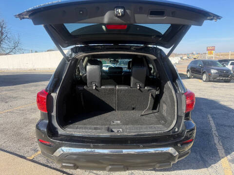 2019 Nissan Pathfinder SL