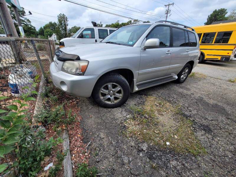 2004 Toyota Highlander for sale at Plum Auto Works Inc in Newburyport MA