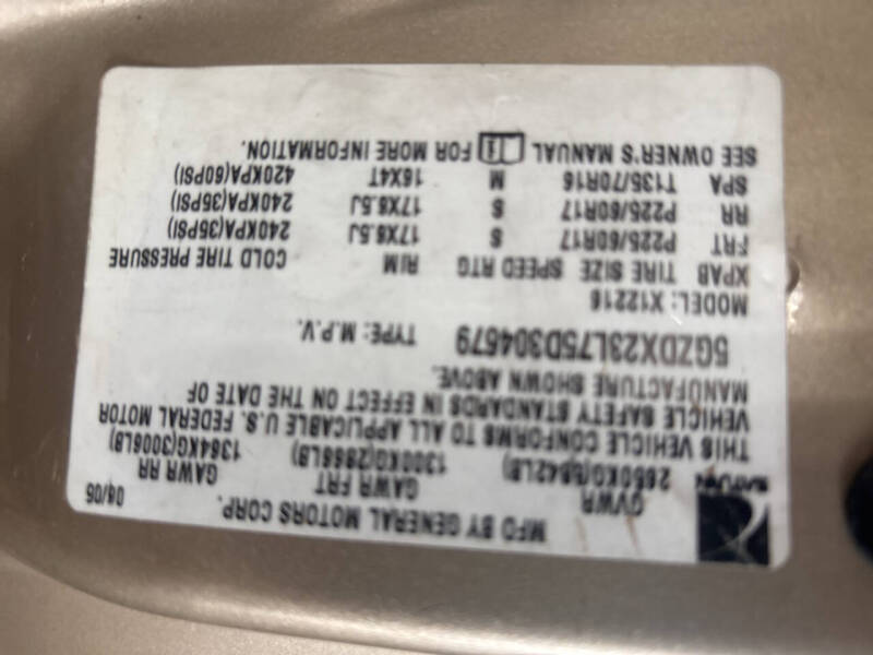 2005 Saturn Relay 3