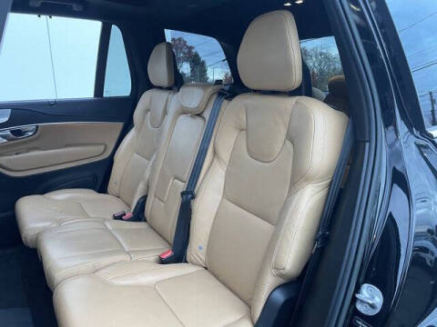 2023 Volvo XC90 Recharge T8 Ultimate Bright Theme 7P