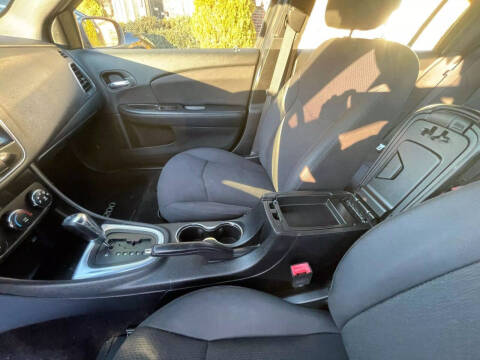 2014 Chrysler 200 LX