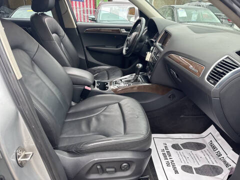 2011 Audi Q5 2.0T quattro Premium Plus