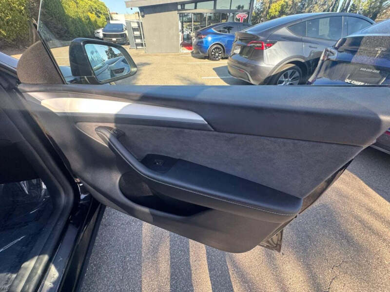 2024 Tesla Model Y Long Range
