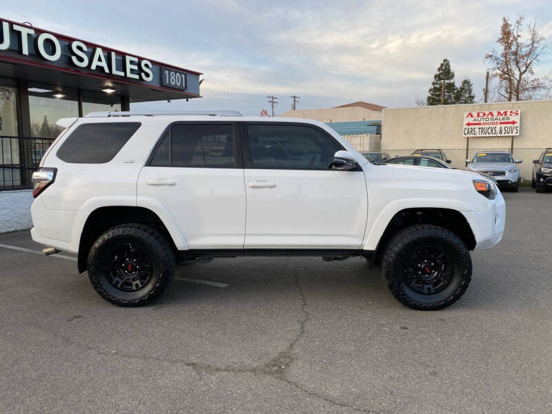 2018 Toyota 4Runner SR5 Premium photo 2