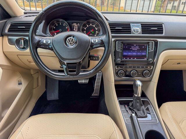 2017 Volkswagen Passat 1.8T R-Line