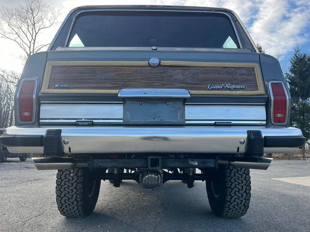 1989 Jeep Grand Wagoneer 6
