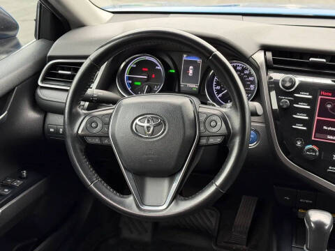 2020 Toyota Camry Hybrid SE