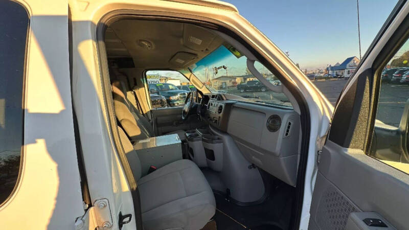 2011 Ford E-Series E-250