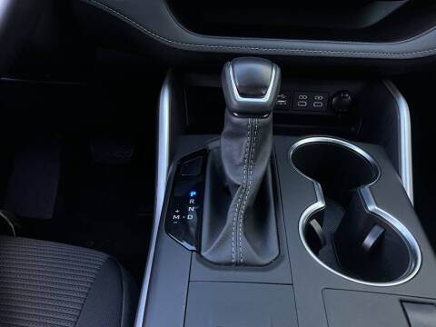 2025 Toyota Highlander LE