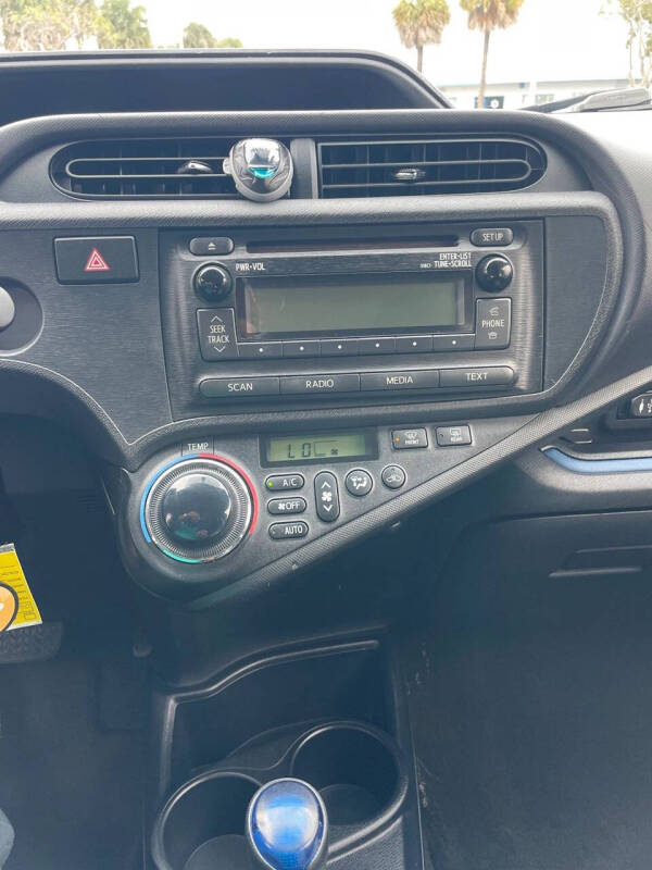 2013 Toyota Prius c One