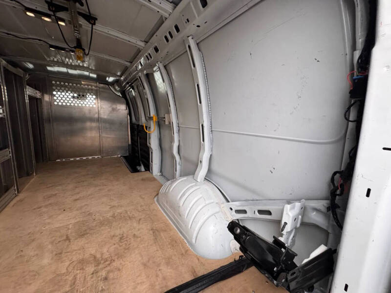 2025 Chevrolet Express 2500