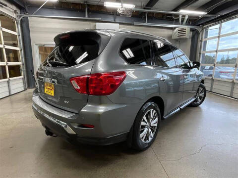 2020 Nissan Pathfinder SV