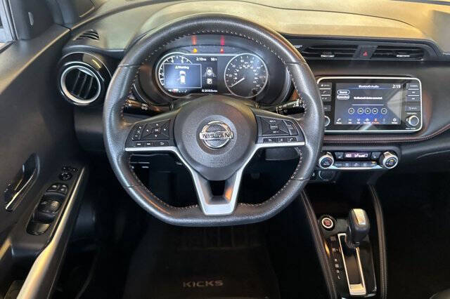 2020 Nissan Kicks SR