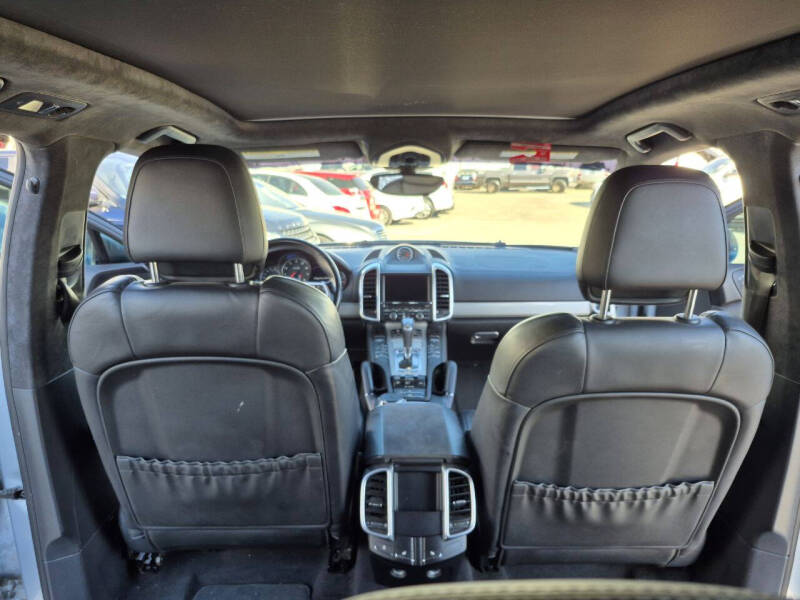 2016 Porsche Cayenne GTS