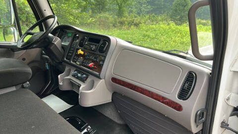 2020 Freightliner M2 106