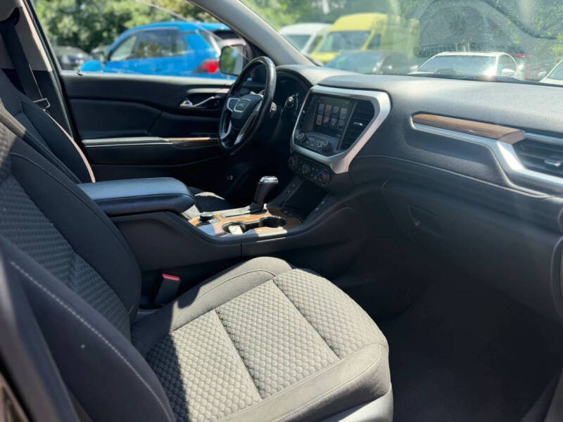 2018 GMC Acadia SLE-2