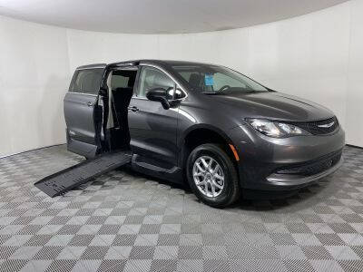 2022 Chrysler Voyager