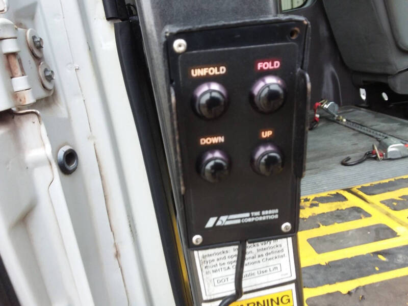 2006 Ford E-Series E-350 SD