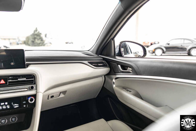2025 Genesis G70