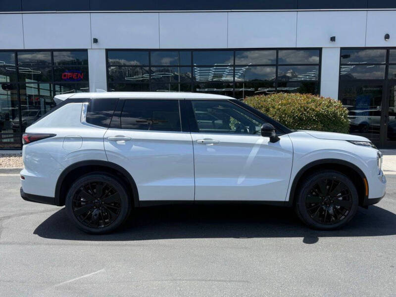 2026 Mitsubishi Outlander LE