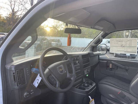 2025 Chevrolet Express 2500