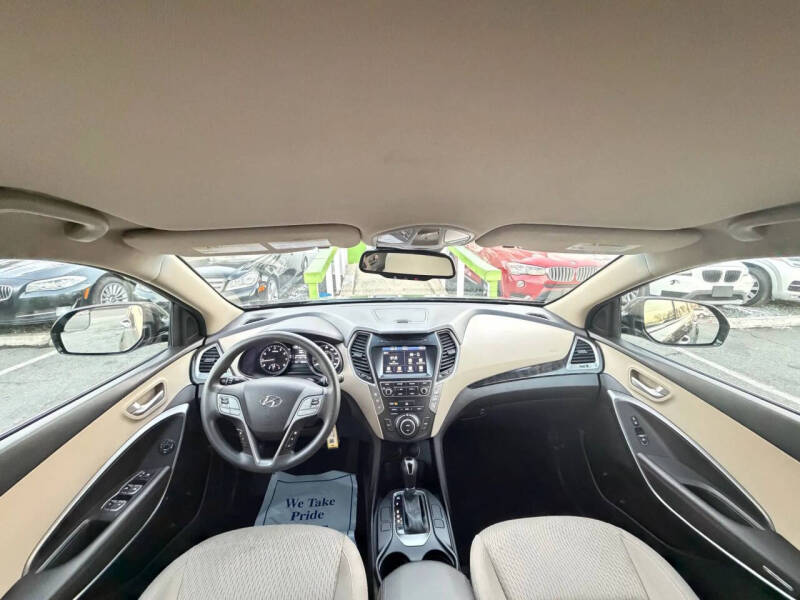 2017 Hyundai Santa Fe SE