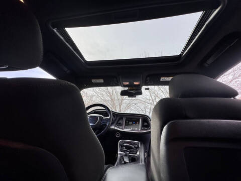 2016 Dodge Challenger SXT Plus