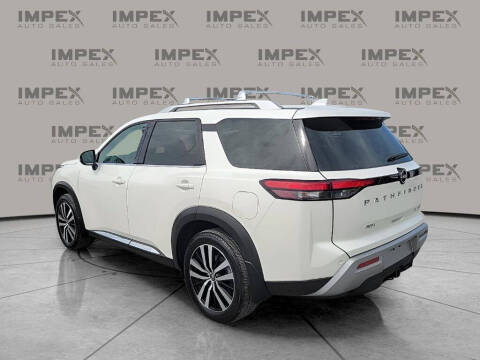 2024 Nissan Pathfinder Platinum