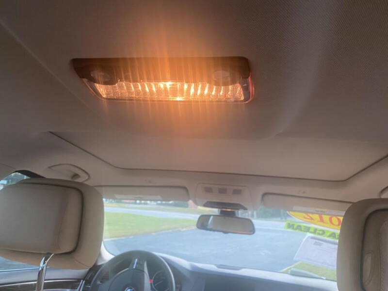 2012 BMW 5 Series 528i