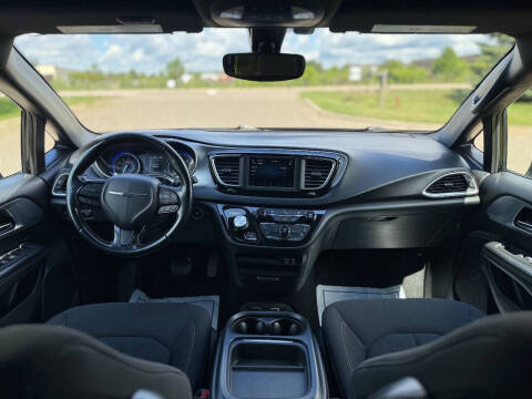 2020 Chrysler Pacifica Touring