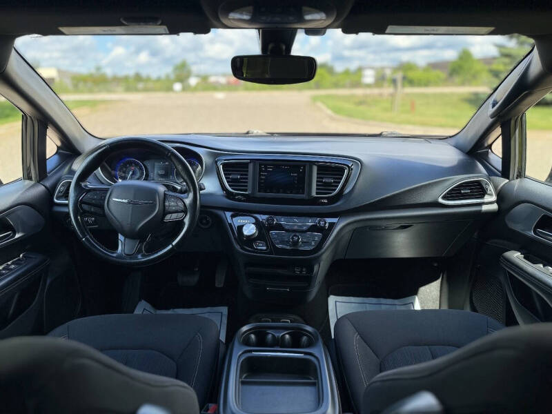 2020 Chrysler Pacifica Touring