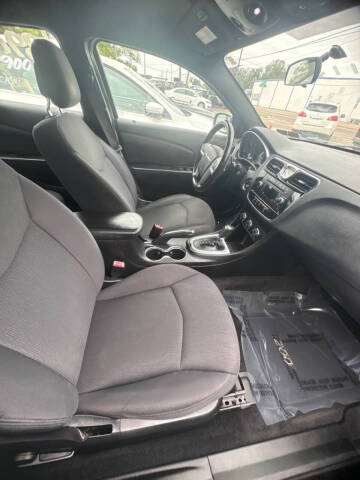 2013 Chrysler 200 Touring