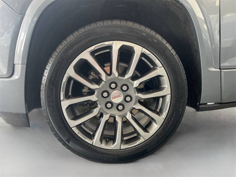 2022 GMC Acadia Denali