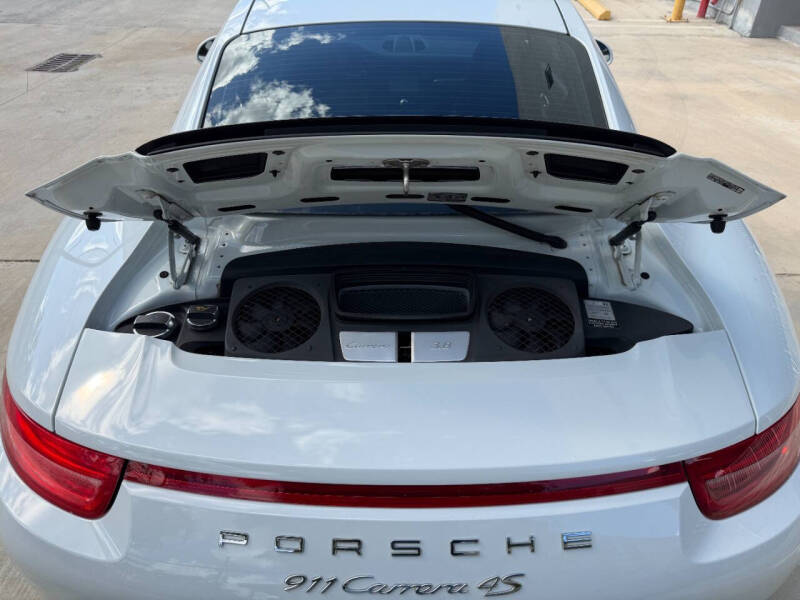 2015 Porsche 911 Carrera 4S