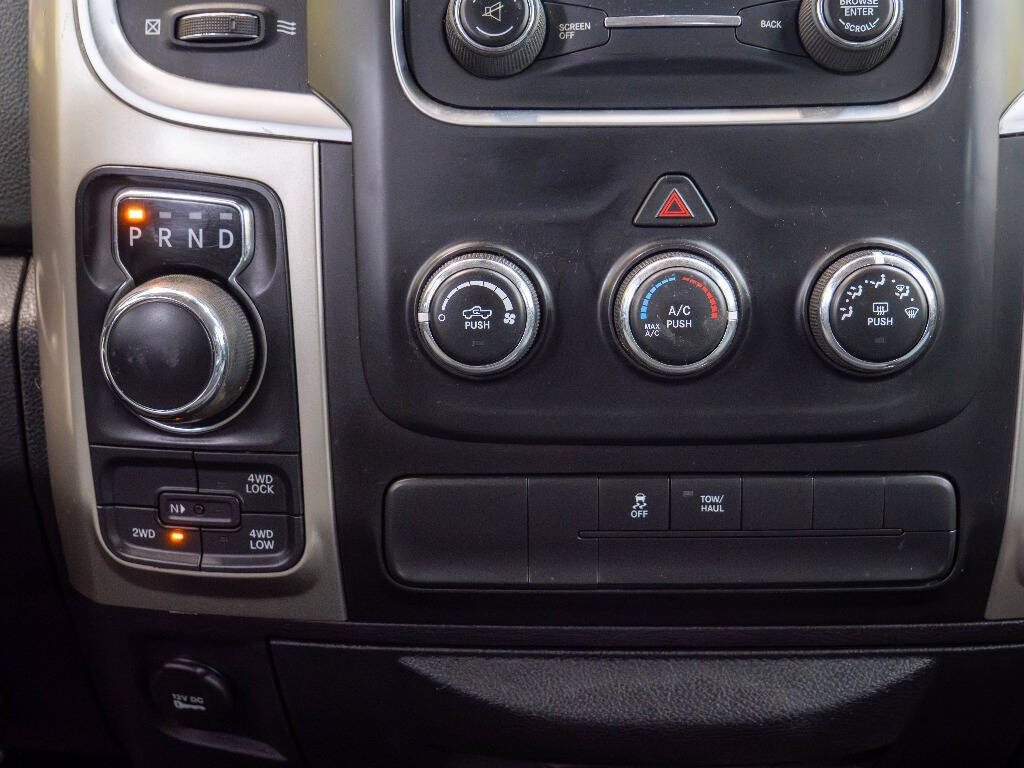 Gray 2016 Ram 1500 SLT 4x4 SLT 4dr Crew Cab 5.5 ft. SB Pickup 25