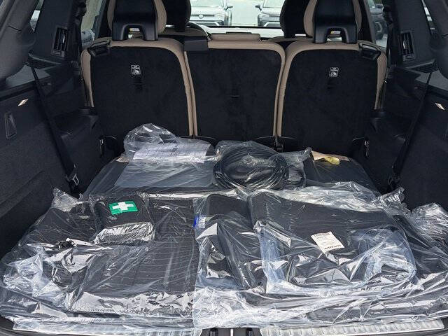 2026 Volvo XC90 T8 Plus 7P