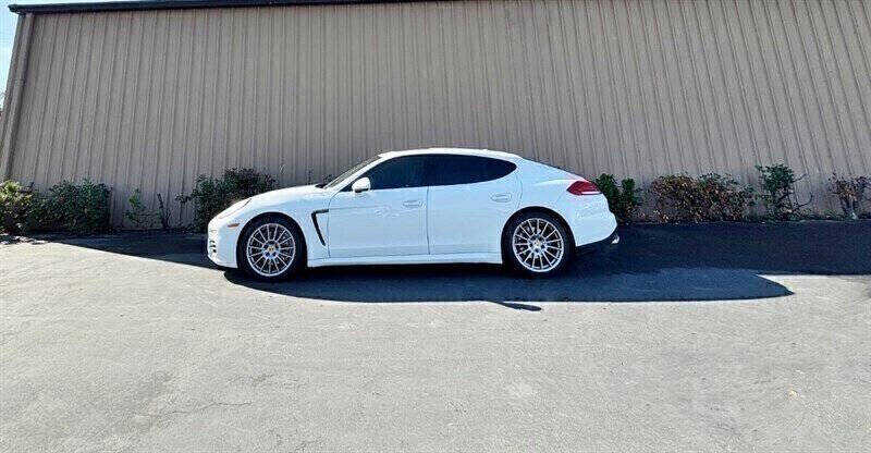2016 Porsche Panamera Edition