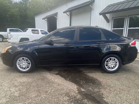 2009 Ford Focus for sale at Monroe Auto's, LLC in Parsons TN