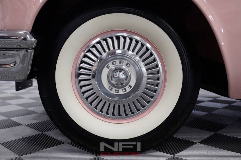 1957 Ford Thunderbird