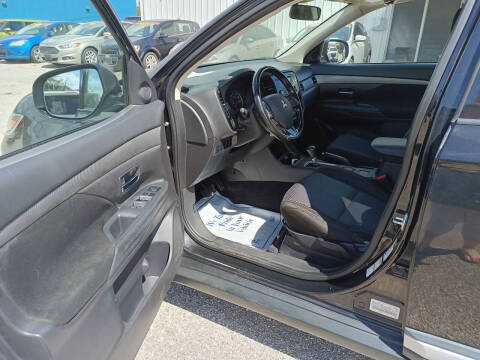 2016 Mitsubishi Outlander ES