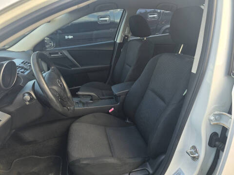 2013 Mazda MAZDA3 i SV