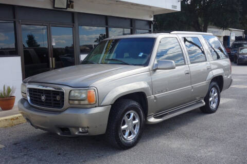 2000 Cadillac Escalade for sale at Dealmaker Auto Sales in Jacksonville FL